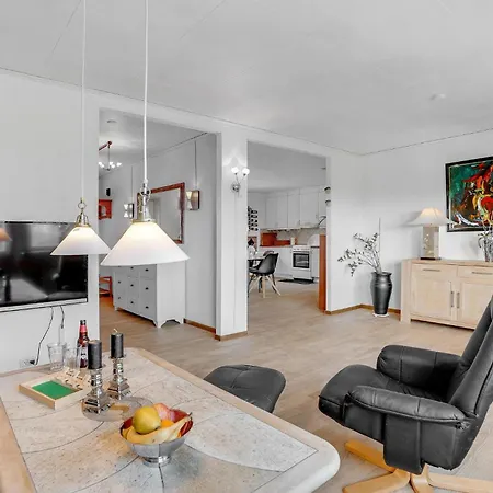 3 Bedroom Amazing In Frederikshavn