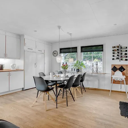 3 Bedroom Amazing In Casa vacanze